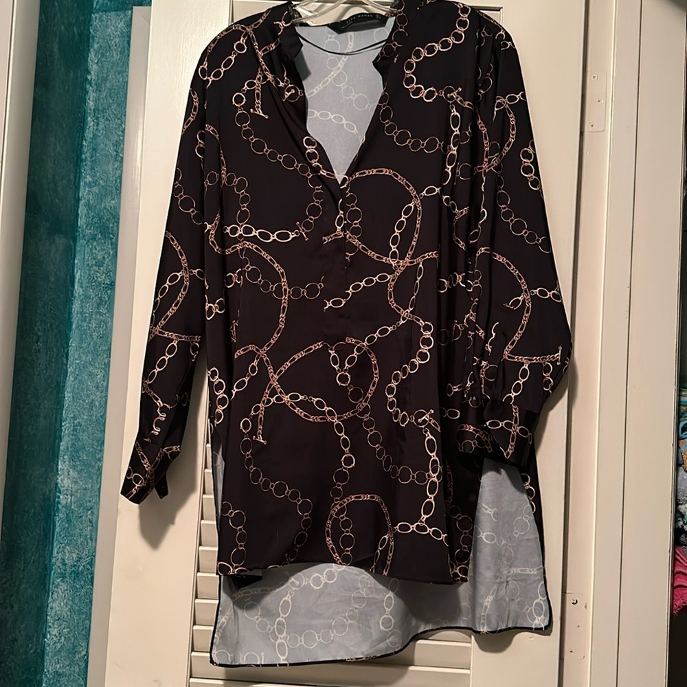 Zara  woman chain Print blouse  size large